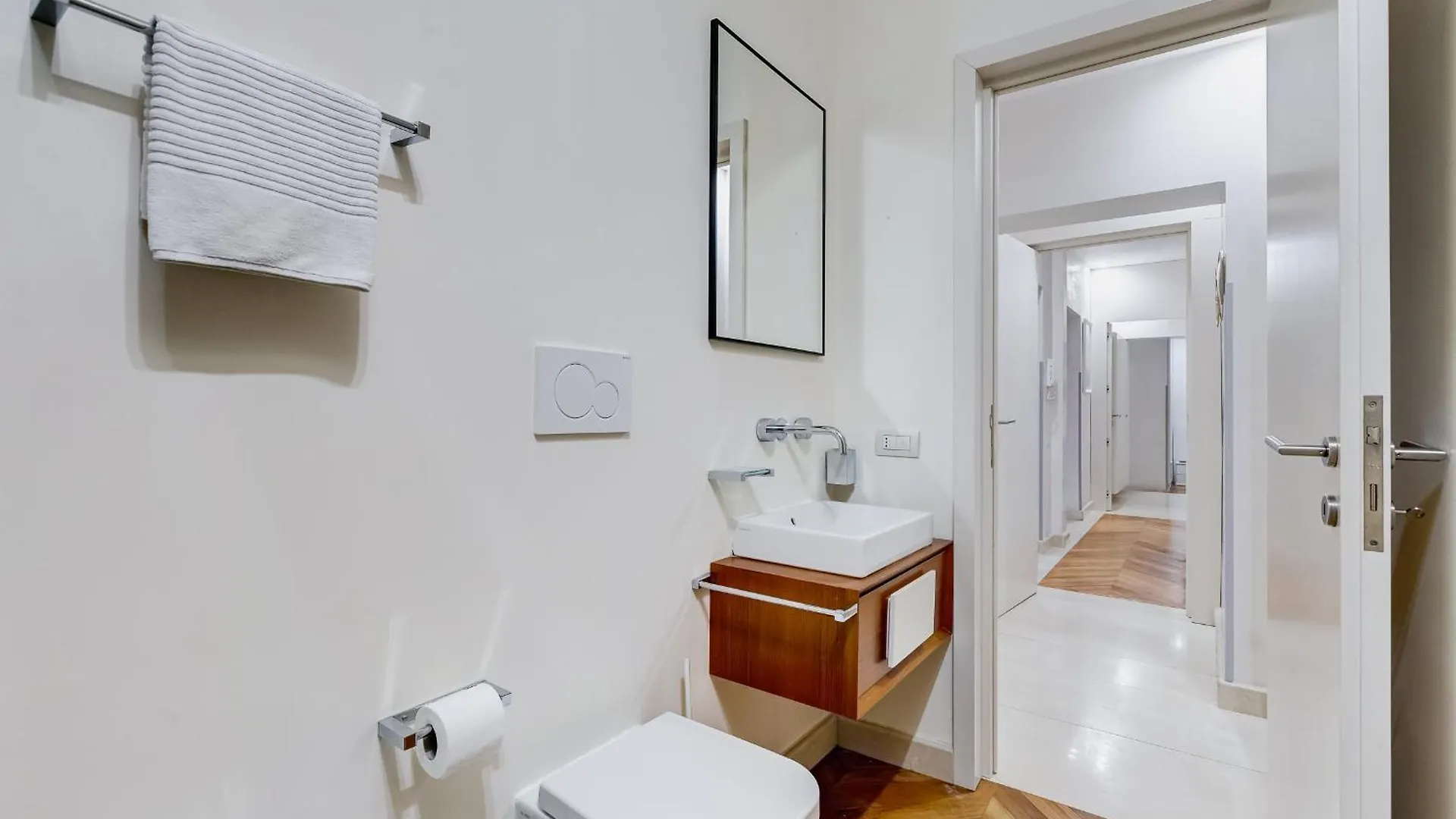 Apartment Bdc - The Platinum 2-Bdr Apt @Spanish Steps Rome Italy